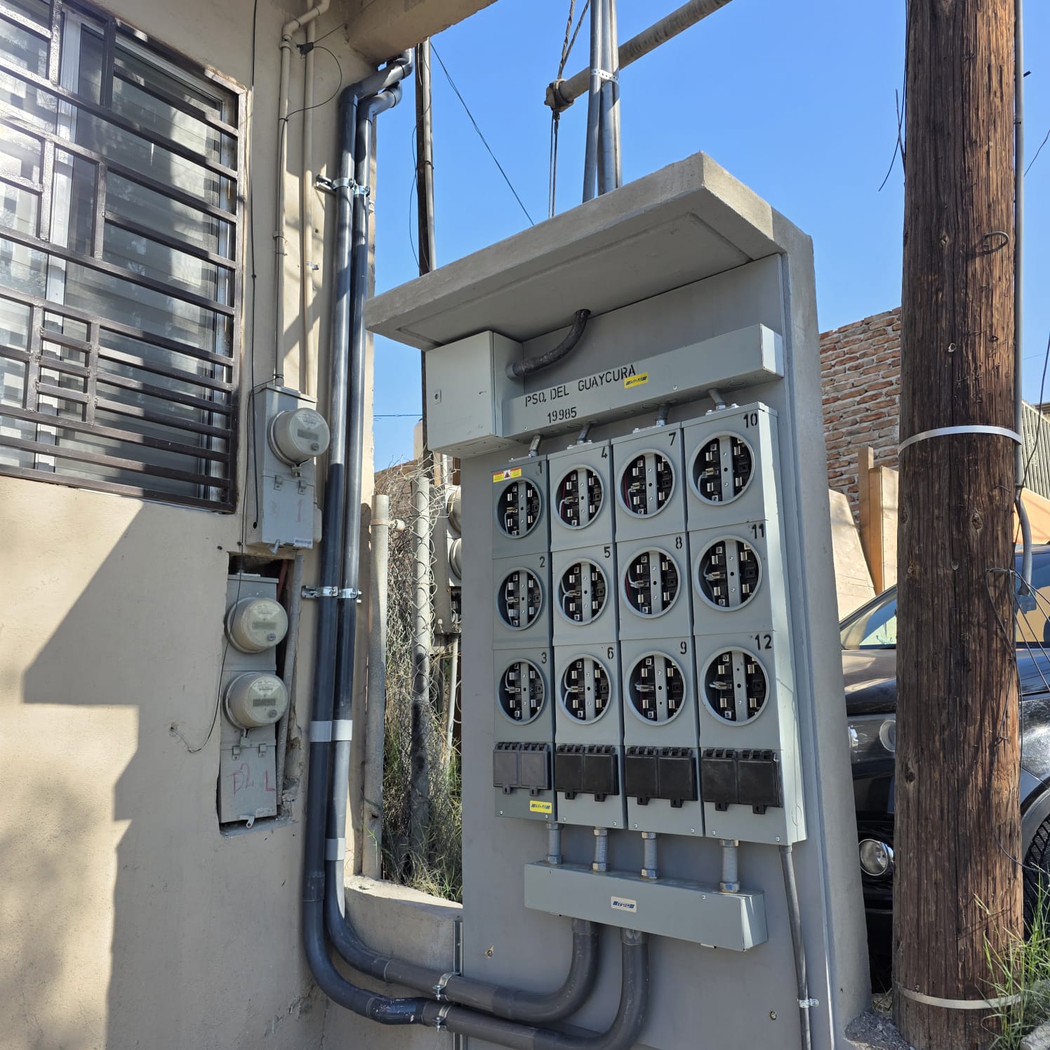 Instalación de tablero de medidores eléctricos residenciales en Tijuana